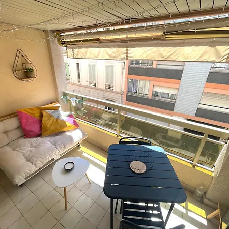 Centre-ville Terrasse Et Parking アンティーブ